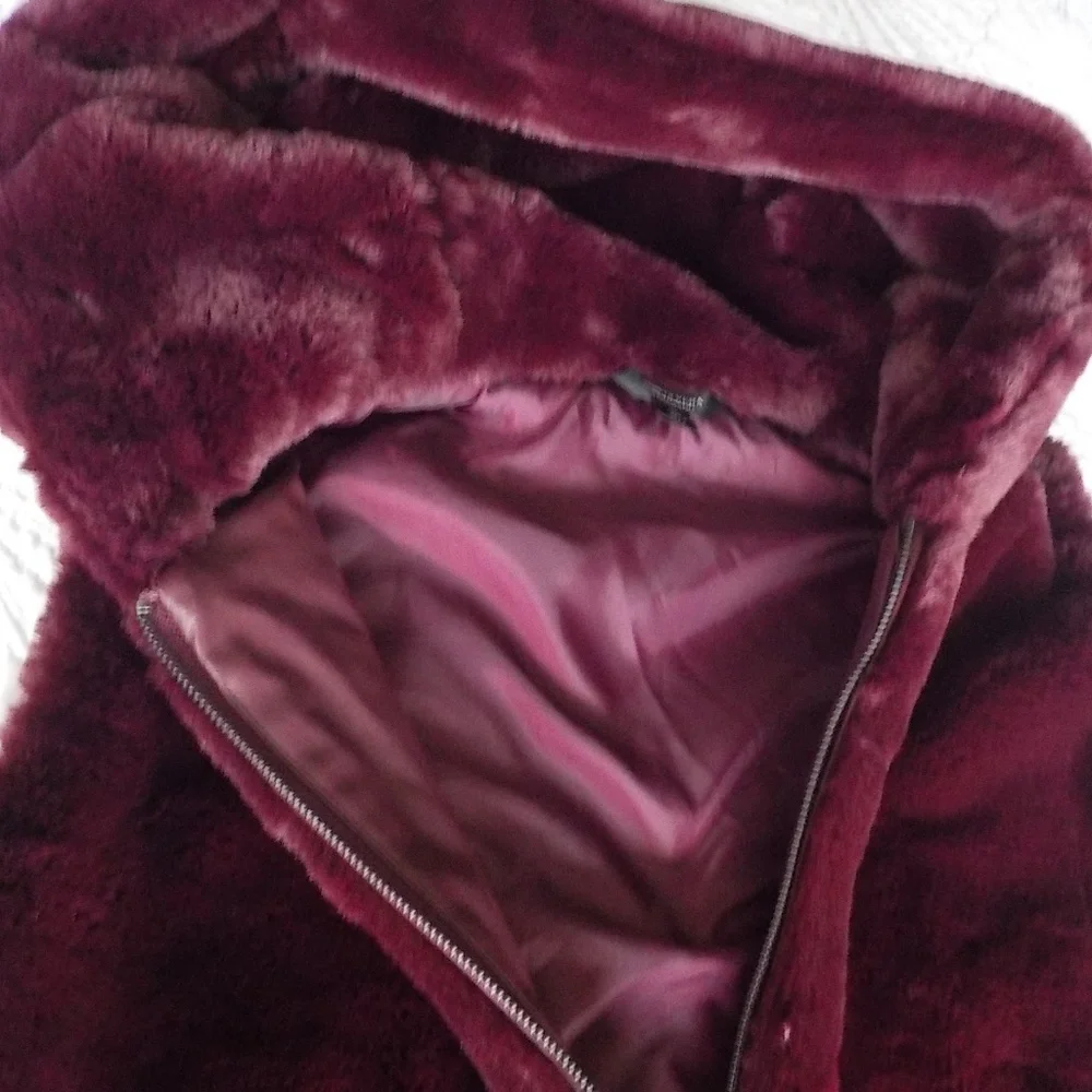 LIKE NEW VEST JACKET - Picture 5 of 8